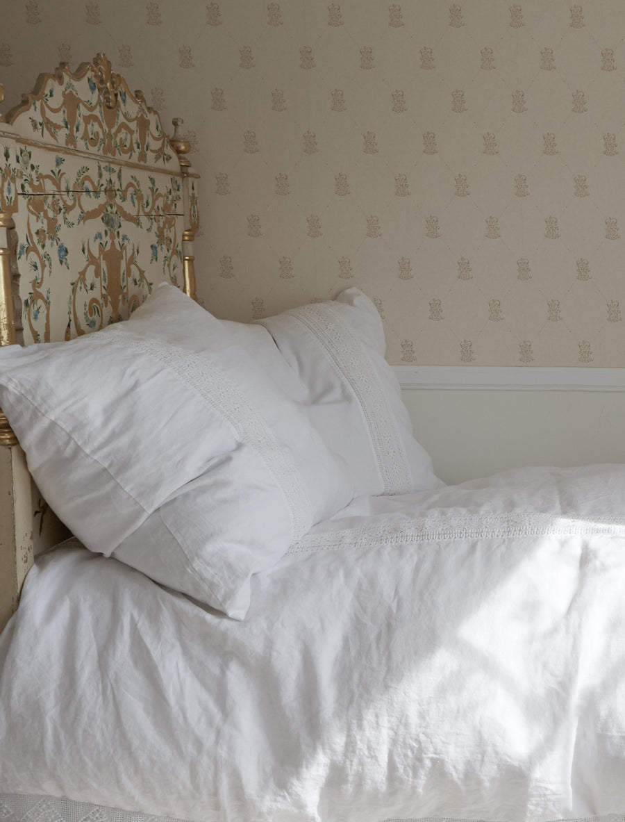 Lace Inset Linen Bedding by Rachel Ashwell®