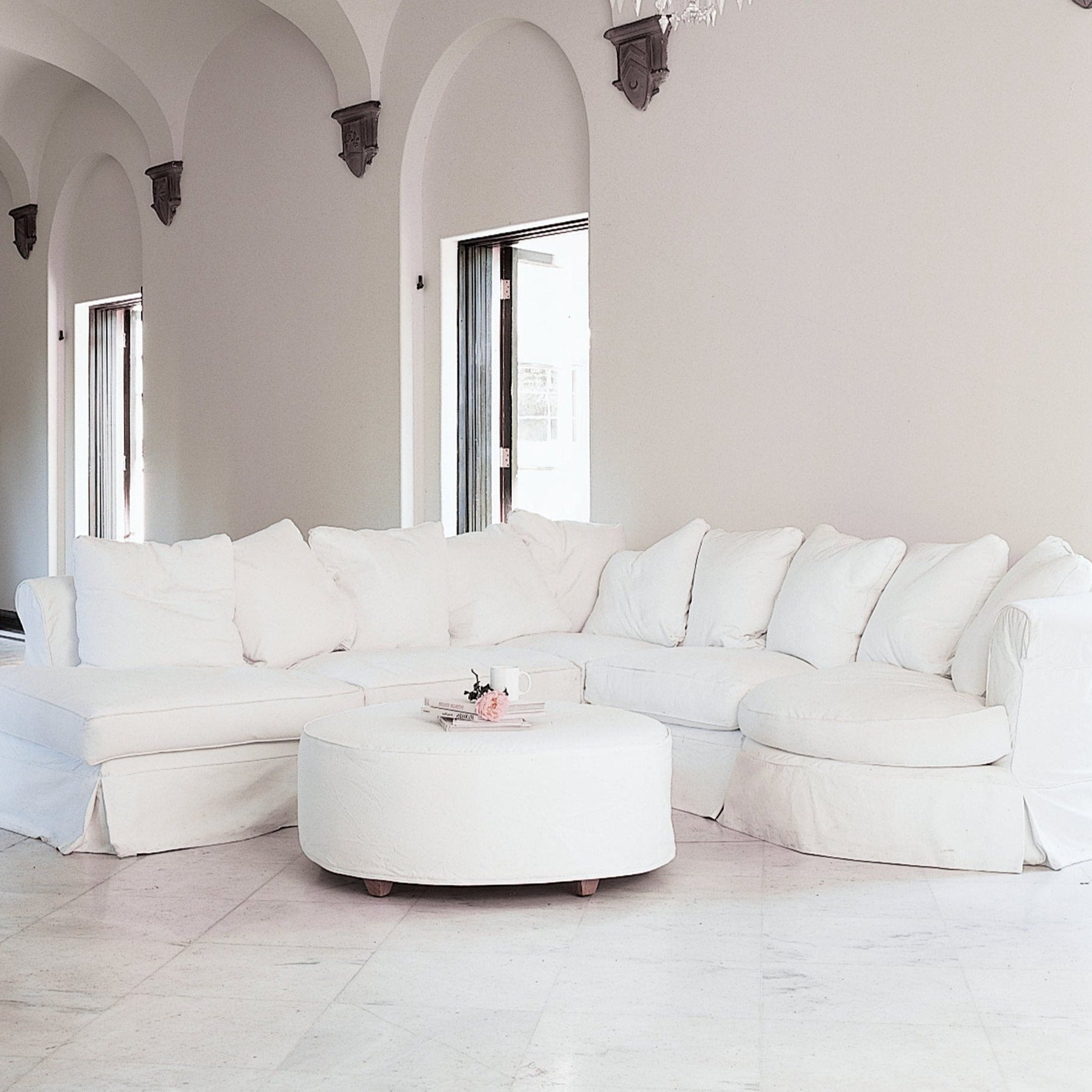 Machine Washable Slipcover Sectional with Rounded End – Rachel Ashwell ...