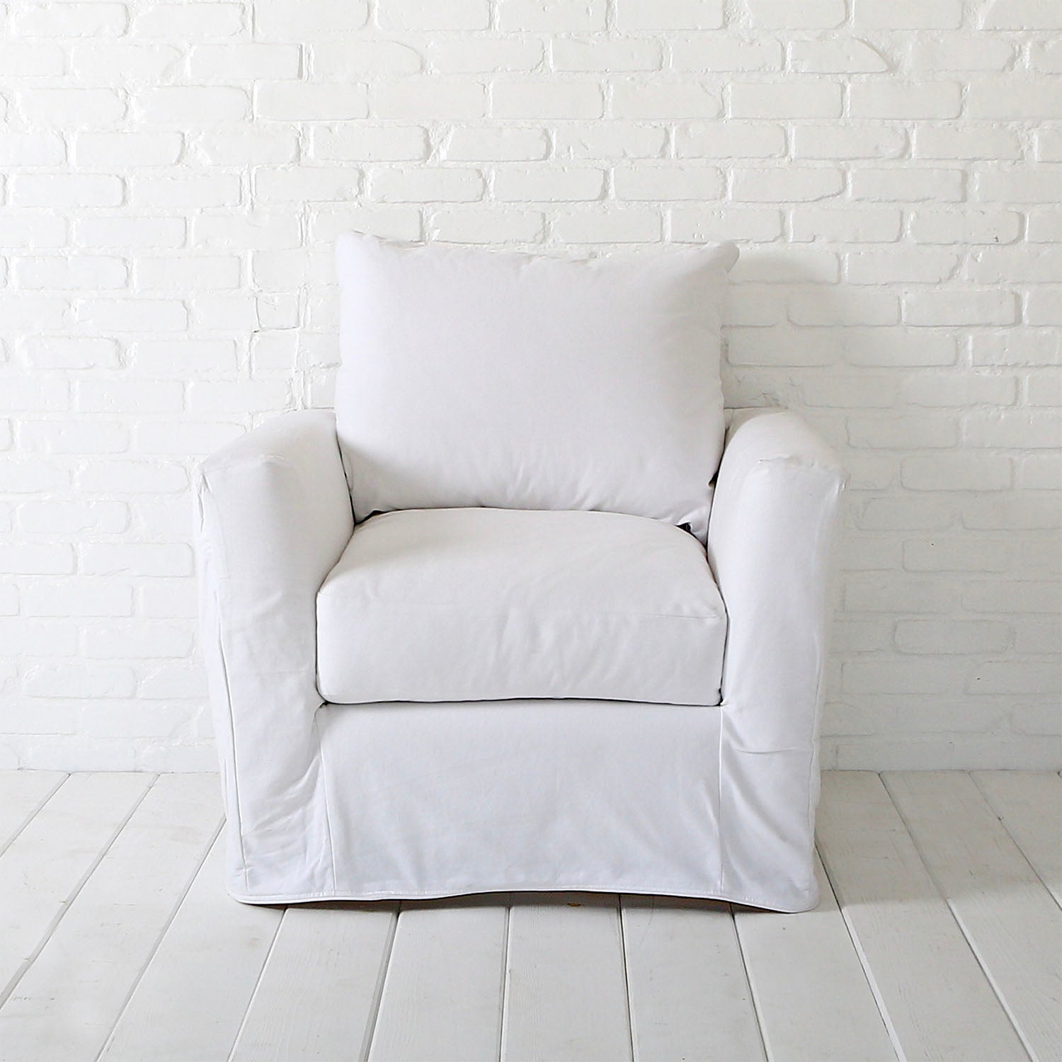 Simplistic Slipcovered Armchair by Rachel Ashwell – Rachel Ashwell