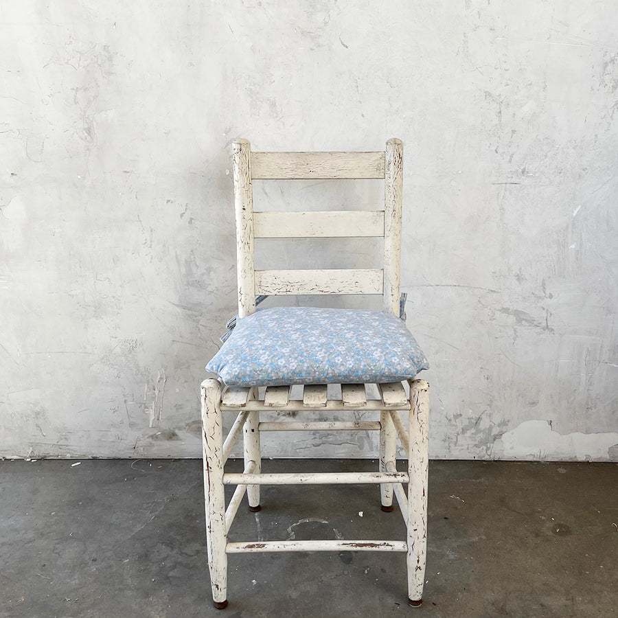 Vintage White Chair 4 - Style#TX322-079