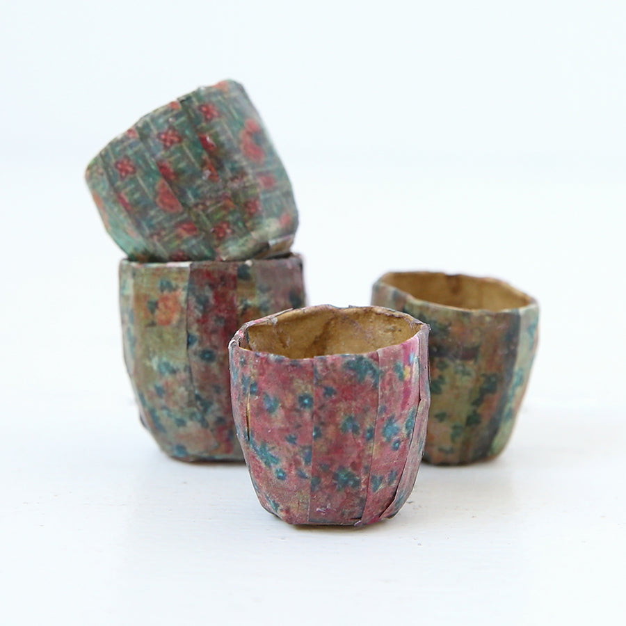 Dollhouse Furniture: Set of 4 Floral Paper Mache Pots