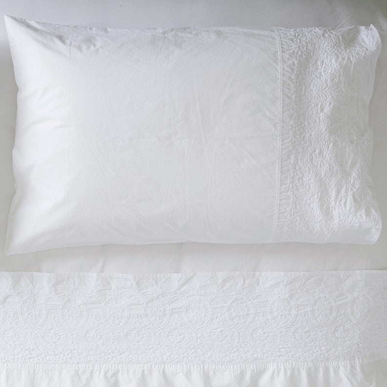 Embroidered Hem White Pillowcases